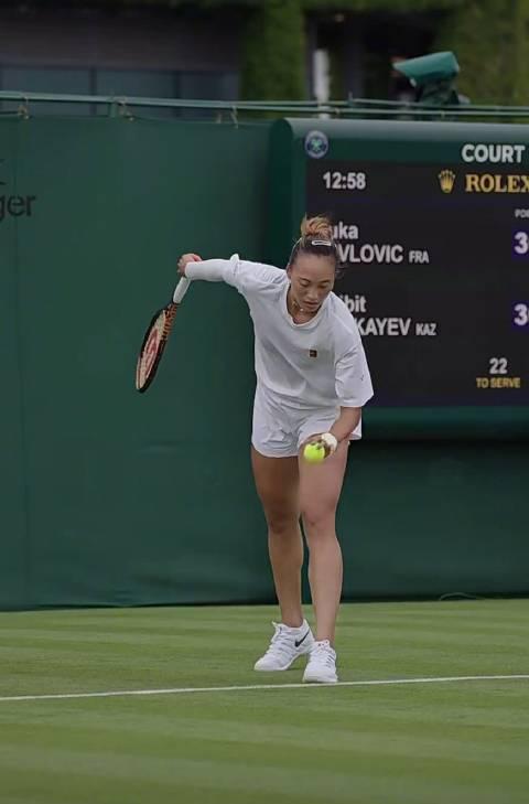 Chinese Tennis Stars Begin Grass Court Campaign at Wimbledon