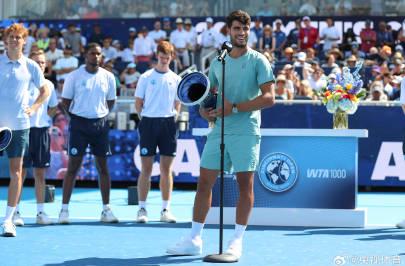 Carlos Alcaraz Claims Victory at Cincinnati Masters