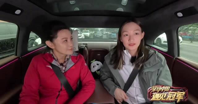 From Splashing in the Pool to Olympic Glory: The Untold Bond Between Swimming Star Li Bingjie and Water